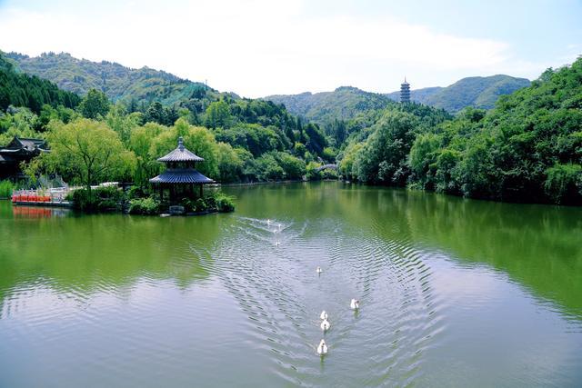 济南红叶谷景区介绍（父亲节来济南红叶谷避暑打卡吧）