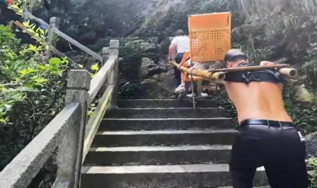 庐山旅游攻略门票价格（8月探秘庐山真实经历）