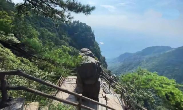 庐山旅游攻略门票价格（8月探秘庐山真实经历）