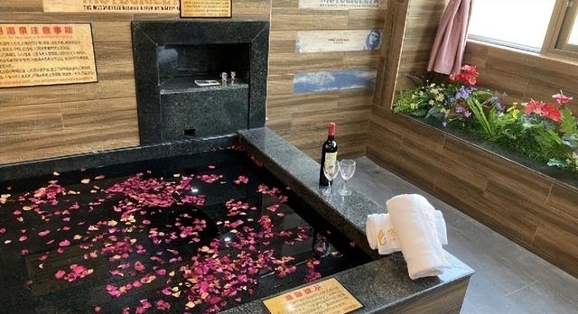 一房一私汤温泉酒店多少钱（龙门沙迳私家温泉酒店）