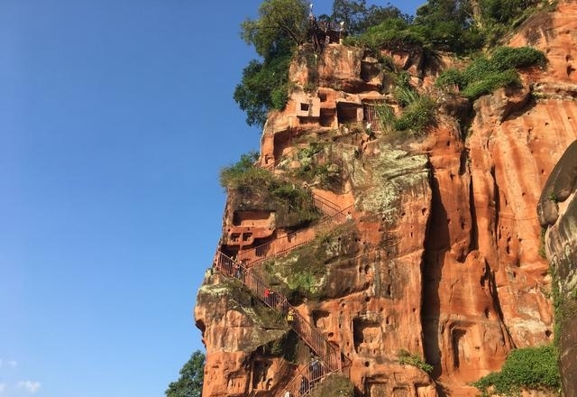 成都周边好玩的地方（天府之国成都周边必去八处美景）