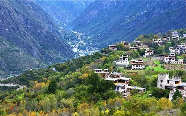 成都周边好玩的地方（天府之国成都周边必去八处美景）