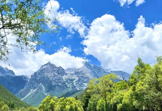 云南玉龙雪山旅游攻略（玉龙雪山夏季避暑旅游）