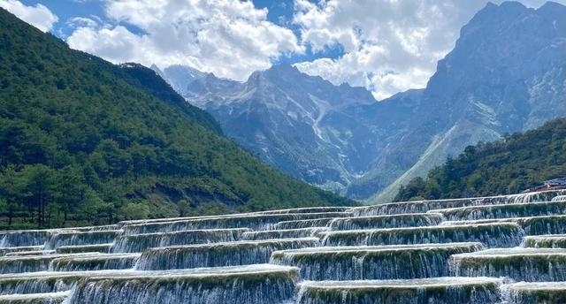 云南玉龙雪山旅游攻略（玉龙雪山夏季避暑旅游）