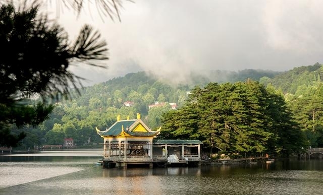 庐山门票多少钱（江西庐山有个高颜值的人工湖）