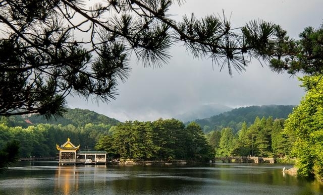 庐山门票多少钱（江西庐山有个高颜值的人工湖）