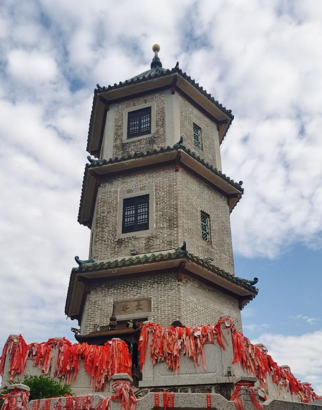 沙湾古镇好玩吗（藏于闹市中的沙湾古镇）