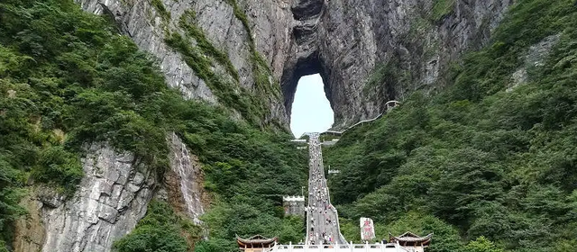 张家界旅游景点介绍（张家界是哪个省份的旅游景点）