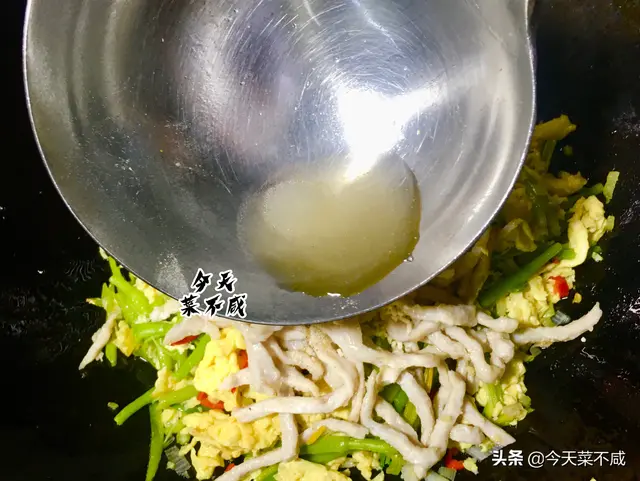 新鲜的黄花菜怎么处理才能吃 夏天吃鲜黄花菜这样处理