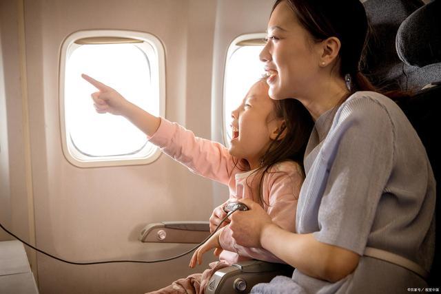 六岁小孩可以自己坐飞机吗(多大的孩子可以独自坐飞机出国)