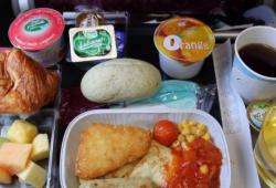 坐飞机能带水果零食吗(坐飞机过安检面包,水果能带不)